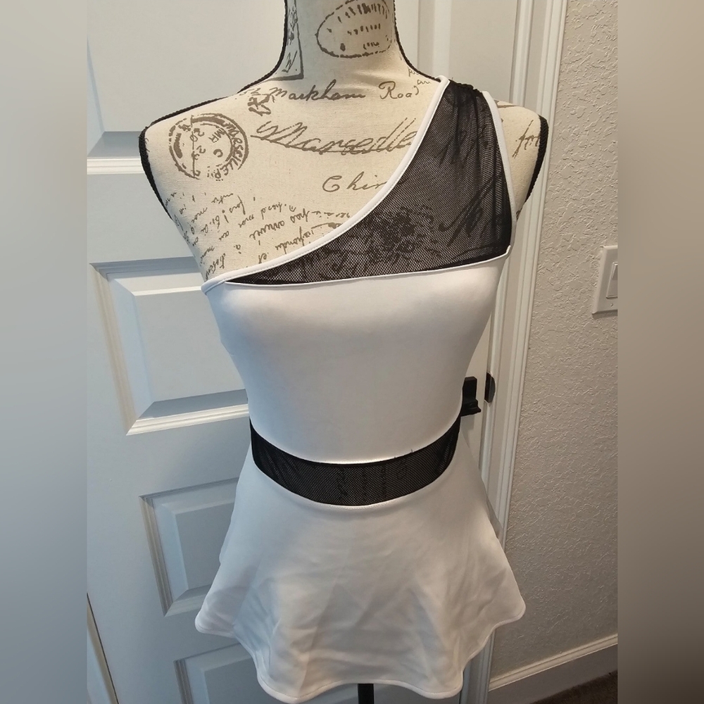 Guess top